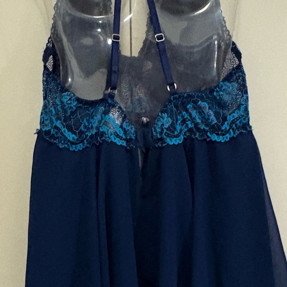 Elegant Blue Lace Sleepwear - Picture 5 of 7